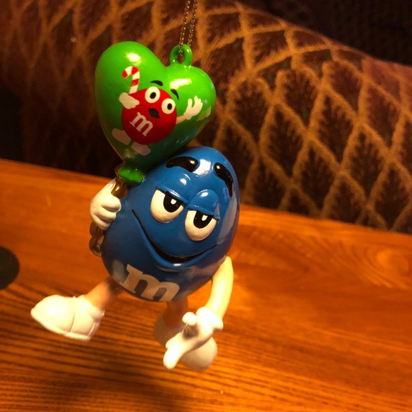 🎄SALE Blue Peanut M&M Resin Christmas Ornament & Green & Red Heart Balloons - Picture 4 of 8